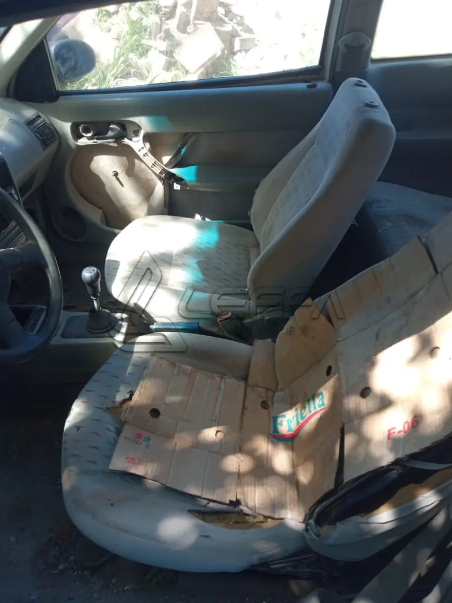 LOTE 022 - UM VEÍCULO VOLKSWAGEN GOL SPECIAL, ANO E MODELO 2001, PLACAS AJY-8193 