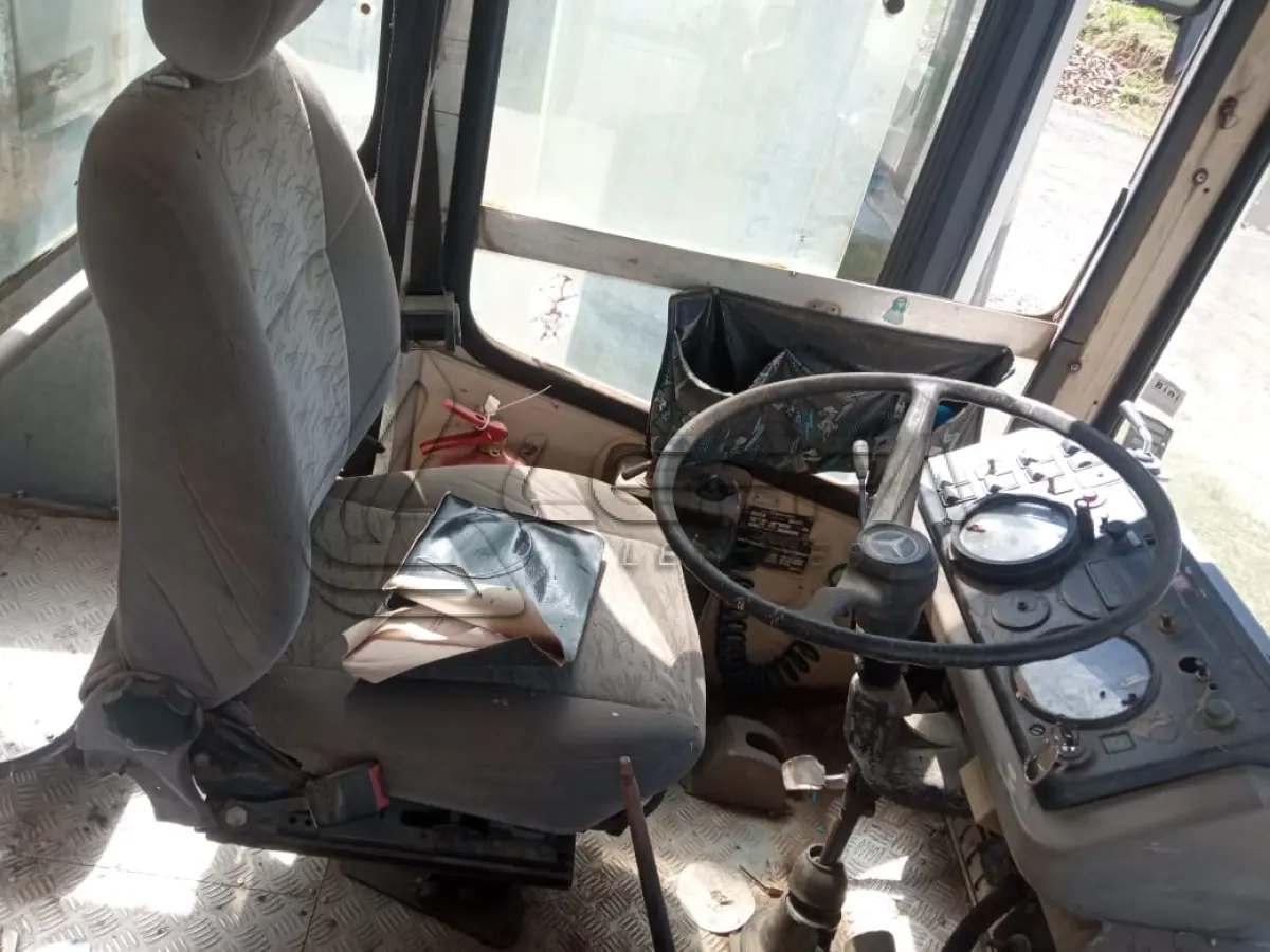 LOTE 018 - UM ÔNIBUS MERCEDES BENZ 1318 ANO E MODELO 1992, PLACAS ADE-2214 