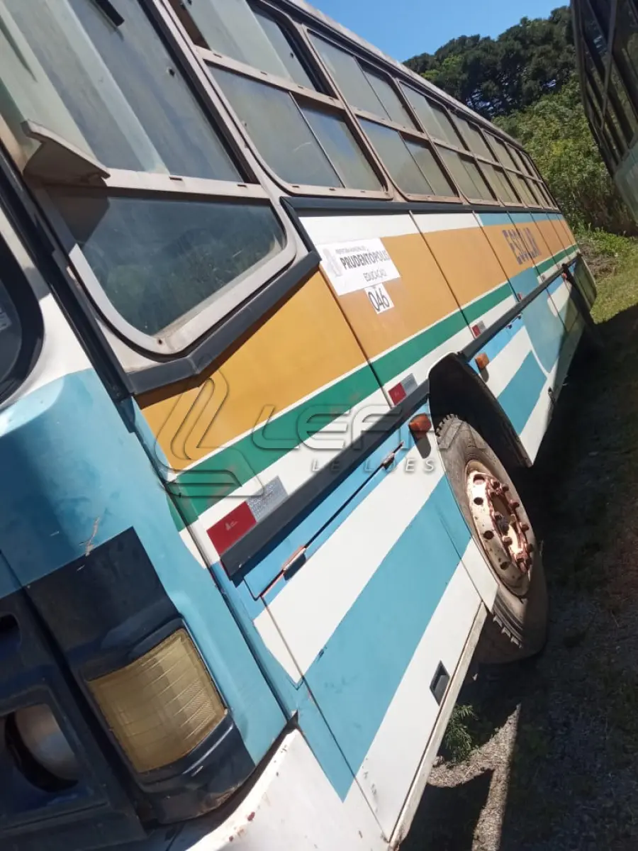 LOTE 017 - UM ÔNIBUS MERCEDES BENZ 1192, ANO E MODELO 1992 PLACAS ADF-3283