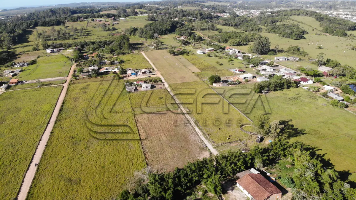 LOTE 005 - UM TERRENO RURAL COM ÁREA SUPERFICIAL DE VINTE E TRÊS MIL E NOVECENTOS E NOVENTA E UM METROS E SESSENTA CENTÍMETROS QUADRADOS (23.991,60M²), QUE É A FRAÇÃO IDEAL DENTRO DA ÁREA COM 35.831,60M², SITUADO NO LUGAR DENOMINADO SALINA, TORRES/RS