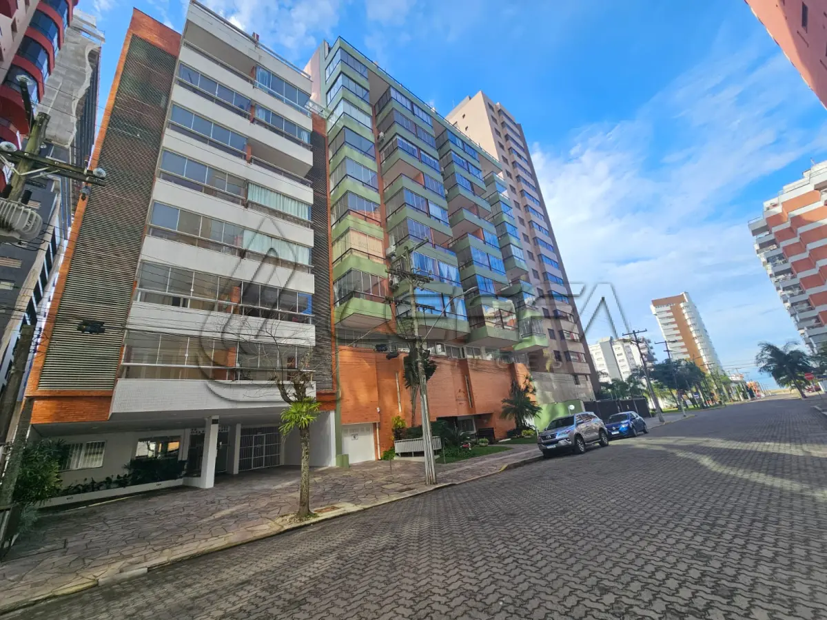 LOTE 001 - APARTAMENTO número 403 (quatrocentos e três) do Edifício ILHA DE PORTO SANTO, no BLOCO "A", sito à Rua Alexandrino de Alencar, número 325 em Torres RS