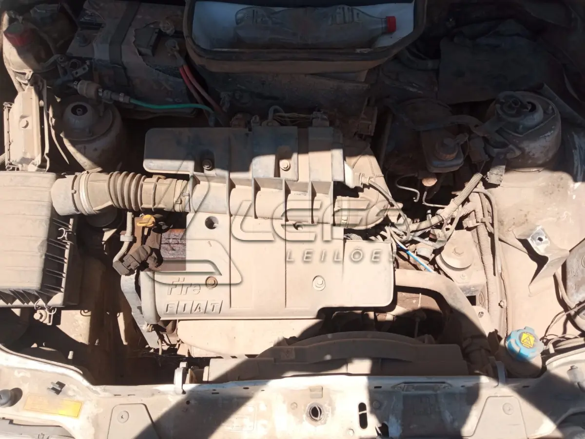 LOTE 009 - UM VEÍCULO FIAT UNO ANO E MODELO 2012, PLACAS AVJ3H15