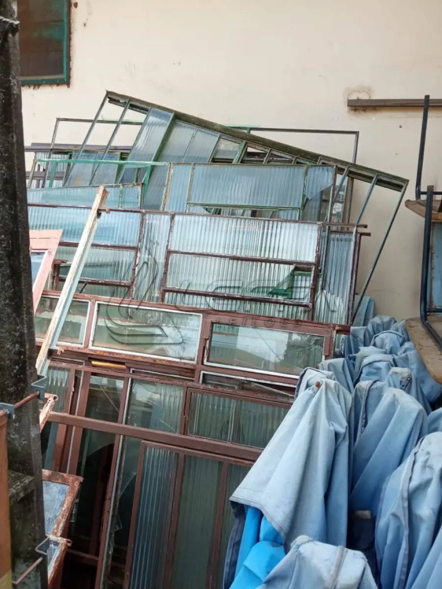 LOTE 032 - SUCATAS DE FERRO
