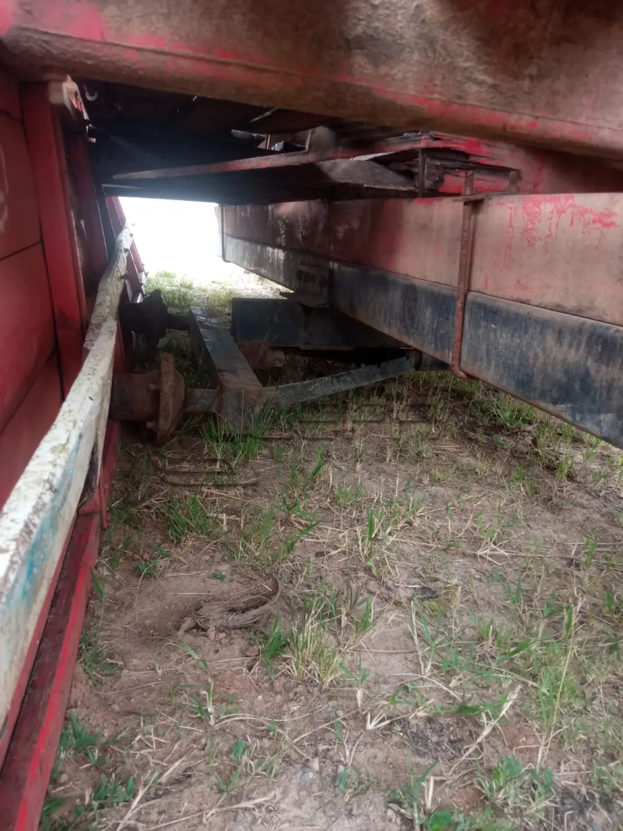 LOTE 026 - CARRETA AGRÍCOLA