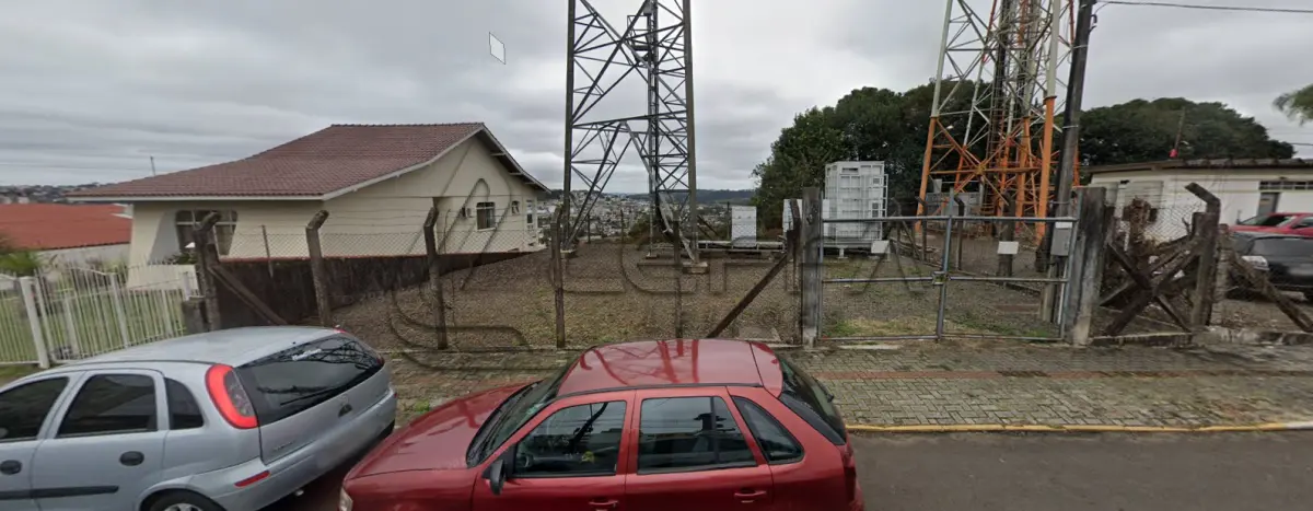 LOTE 002 - Terreno urbano, sem benfeitorias, com a área de 292,00 m2, em frante a rua  Gen. Antonio Sampaio em Caçador SC