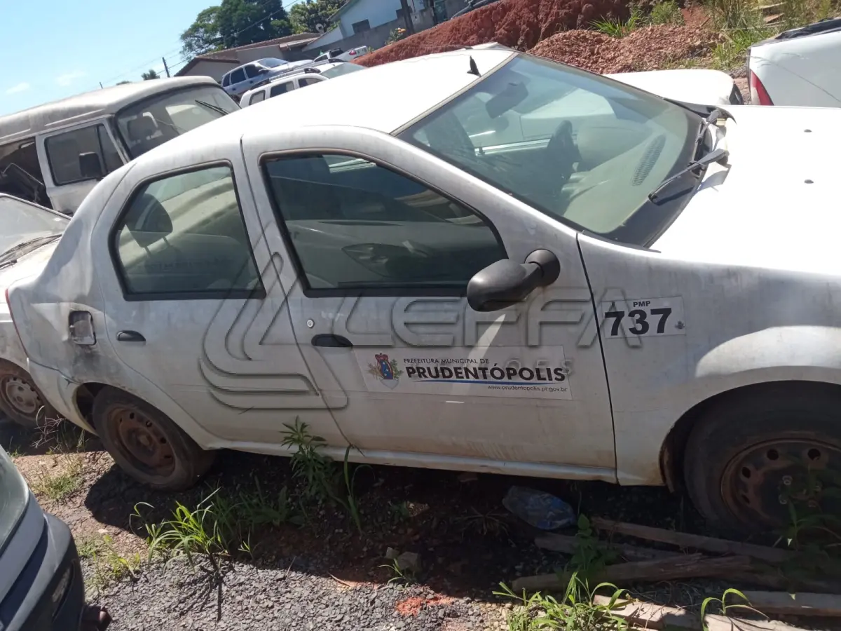 LOTE 011 - UM VEÍCULO RENAULT LOGAN, ANO E MODELO 2008, PLACAS AQE-6J37 