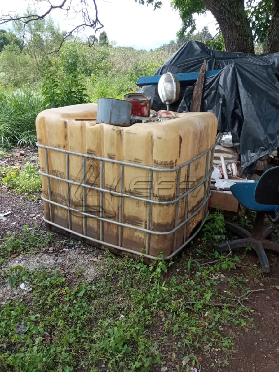 LOTE 032 - SUCATAS DE FERRO