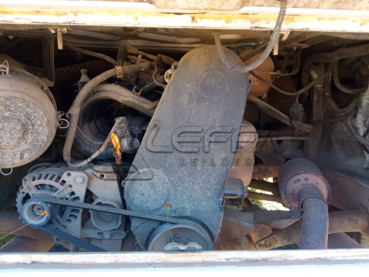 LOTE 020 - UM VEÍCULO VOLKSWAGEN KOMBI, ANO 2009 MODELO 2010, PLACAS ARP-9423