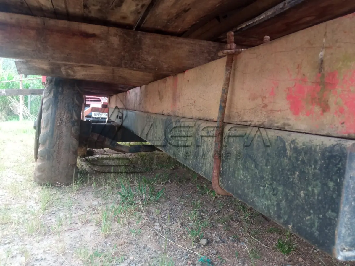 LOTE 026 - CARRETA AGRÍCOLA