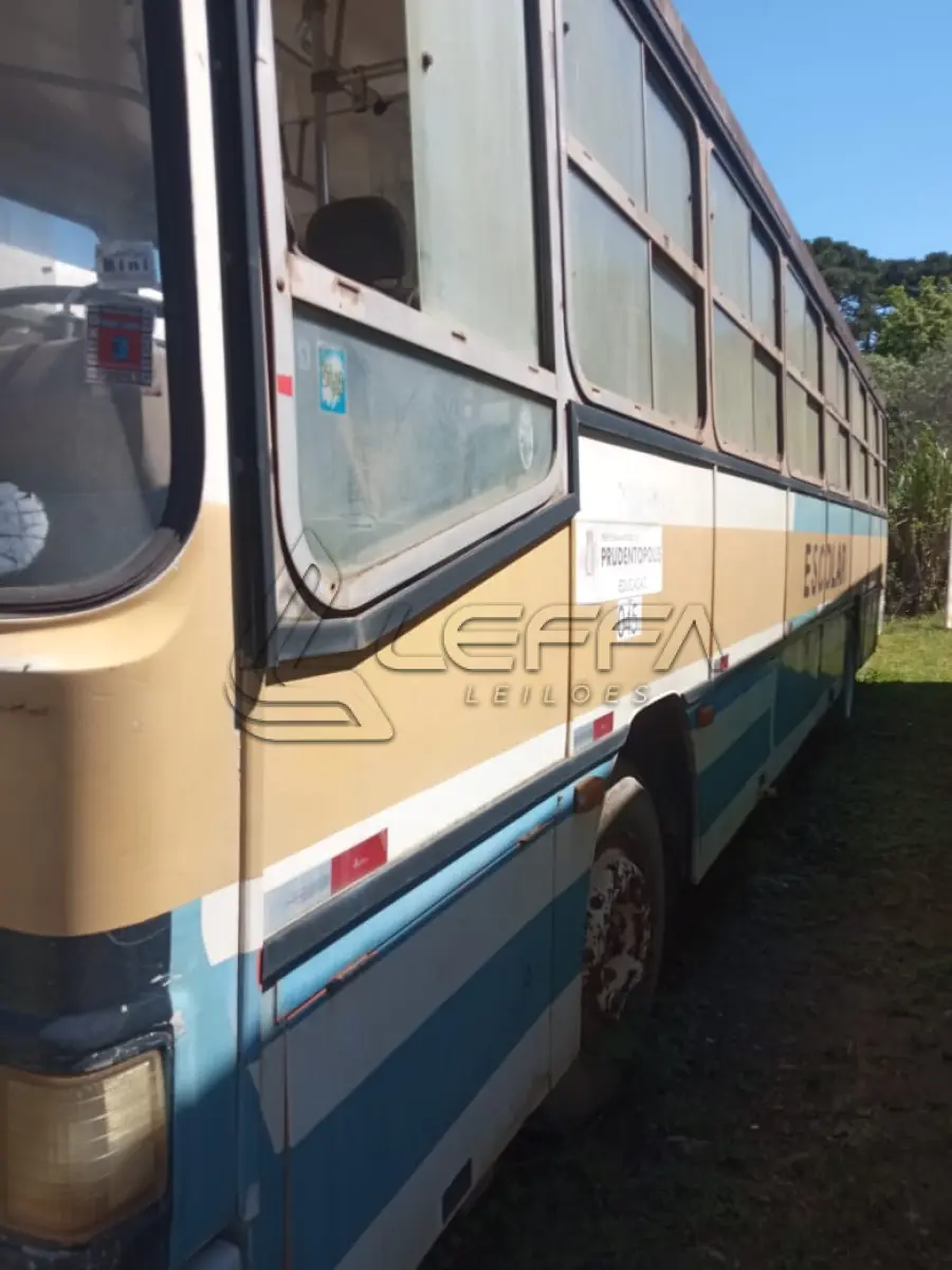 LOTE 018 - UM ÔNIBUS MERCEDES BENZ 1318 ANO E MODELO 1992, PLACAS ADE-2214 