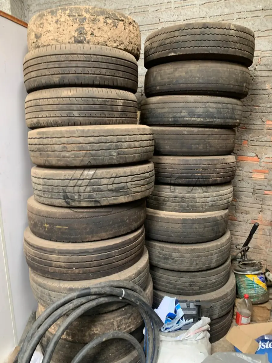 LOTE 040 - SUCATA DE PNEUS