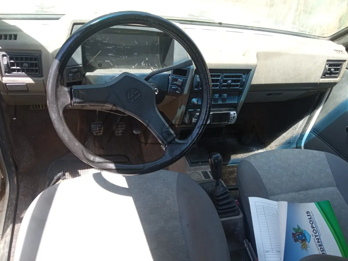 LOTE 012 - UM VEÍCULO VOLKSWAGEN GOL ANO E MODELO 1994, PLACAS AEU-5G16 