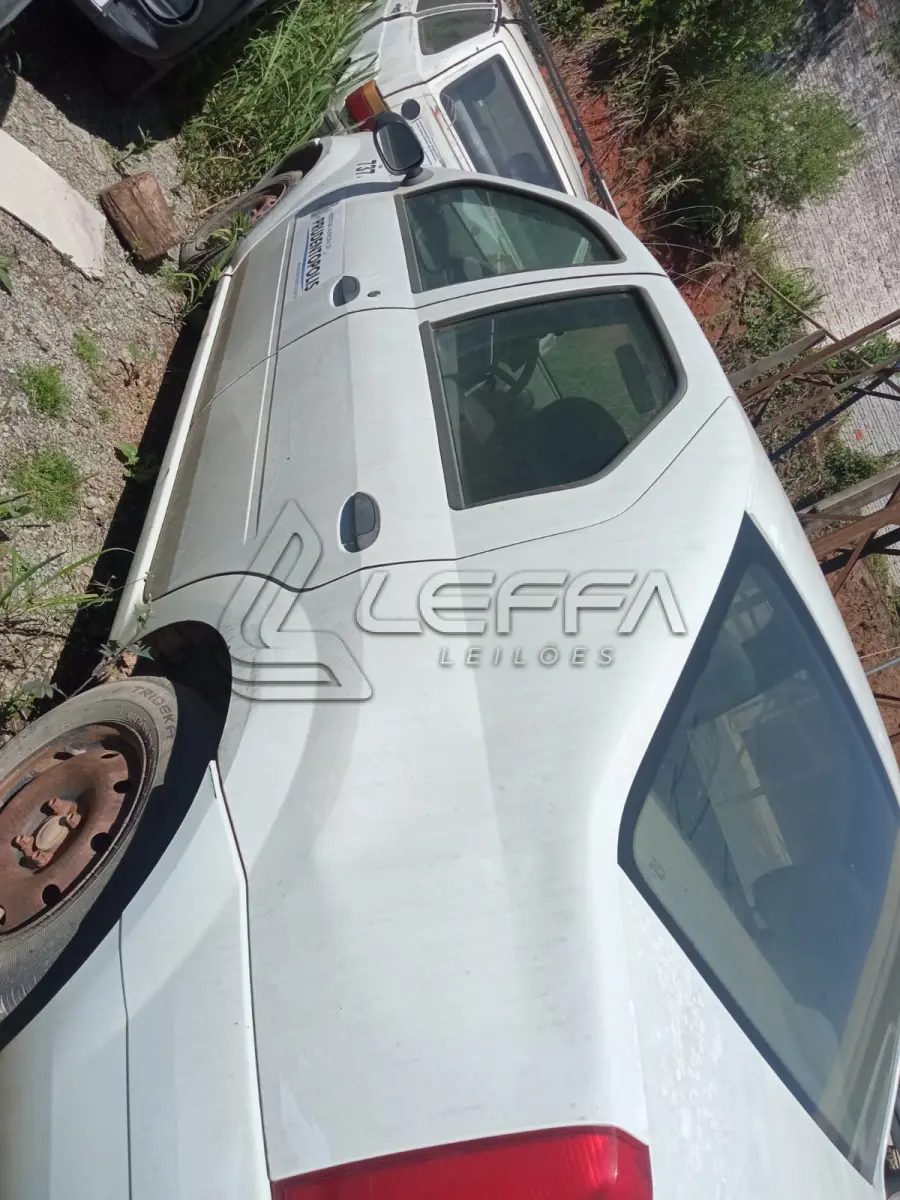 LOTE 011 - UM VEÍCULO RENAULT LOGAN, ANO E MODELO 2008, PLACAS AQE-6J37 