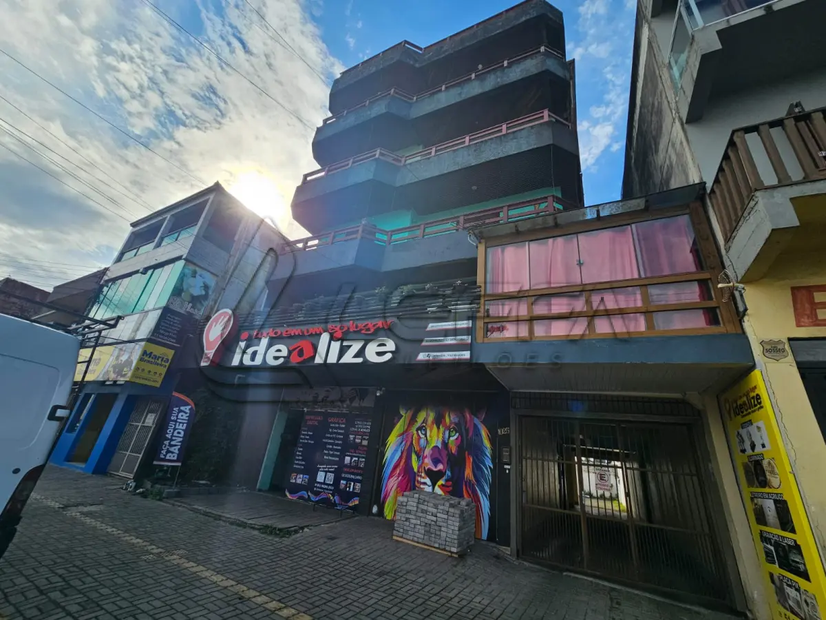 LOTE 001 - DIREITOS POSSESSÓRIOS DE UM APARTAMENTO DE NÚMERO 201, EDIFÍCIO FRANCINE, localizado na Avenida Barão do Rio Branco, 1025, bairro Centro, na cidade de Torres/RS