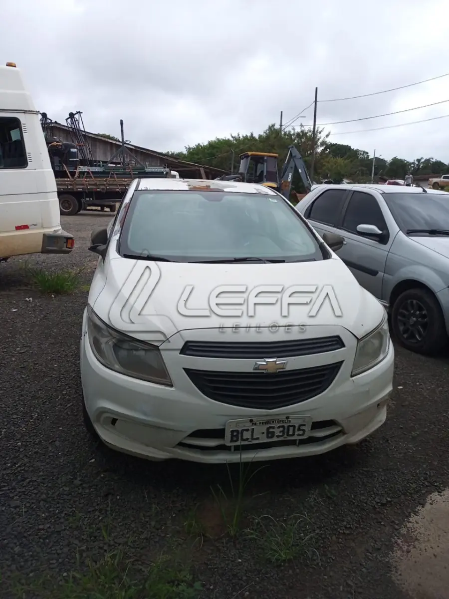 LOTE 046 - UM VEÍCULO CHEVROLET ONIX JOYE ANO E MODELO 2018, PLACAS BCL-6305