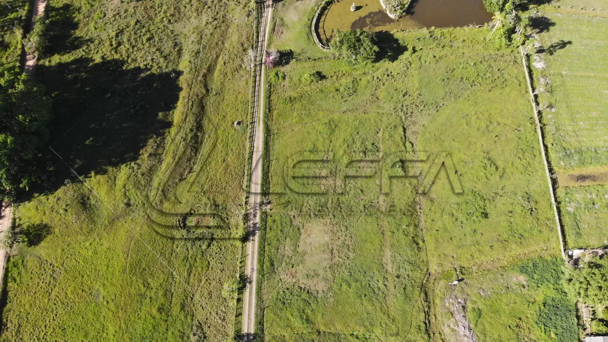 LOTE 001 - : UM TERRENO RURAL COM ÁREA SUPERFICIAL DE SETE MIL E DUZENTOS METROS QUADRADOS (7.200,00M²) SITUADO NO LUGAR DENOMINADO PASSO DO JOSÉ INÁCIO (TAMBÉM CONHECIDO COMO SALINAS), TORRES/RS