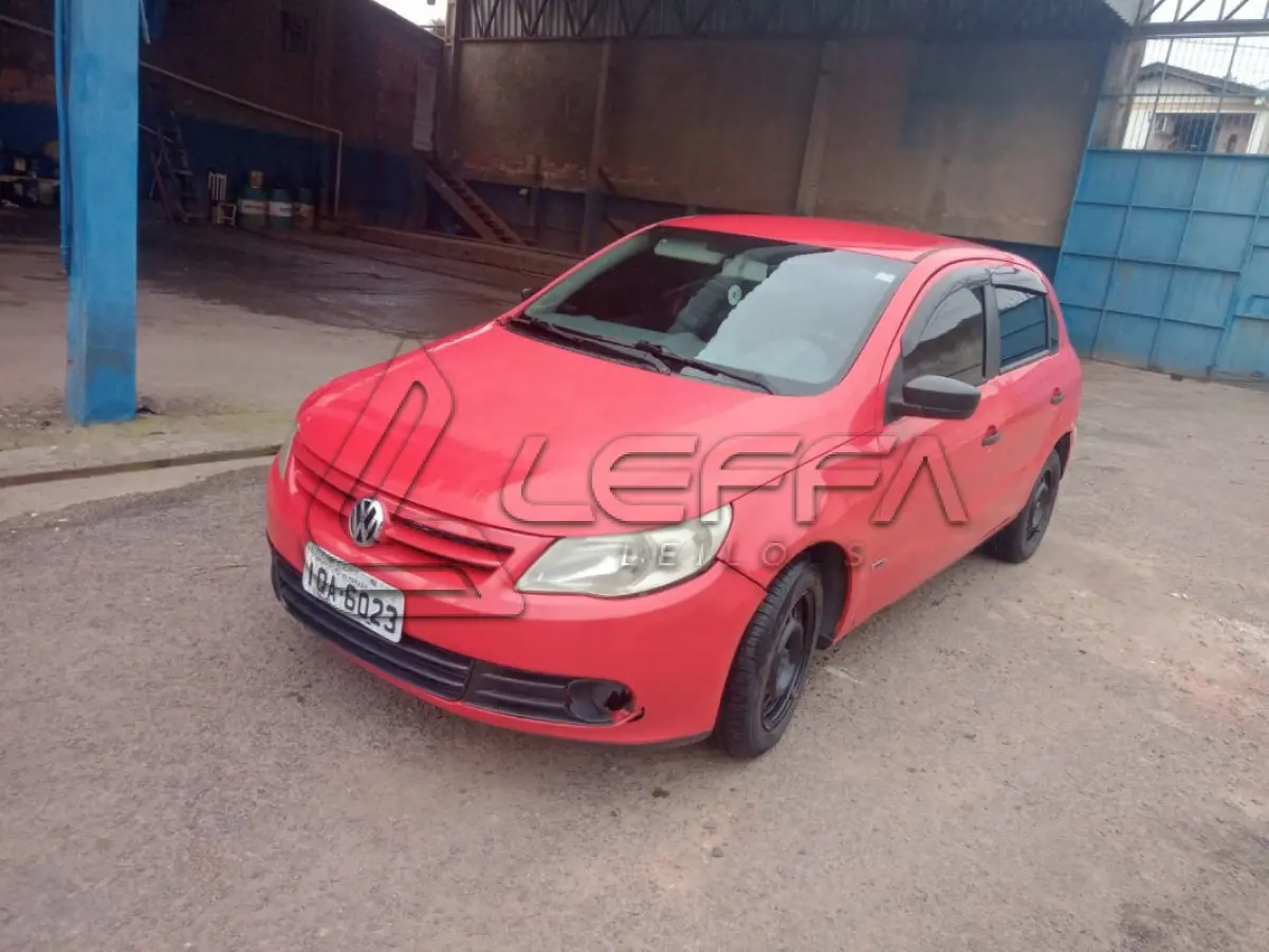 LOTE 002 - UM VEÍCULO VW/GOL 1.0, COR VERMELHA, PLACAS IQA6023, ANO/MODELO 2009/2010, RENAVAM 00158435249