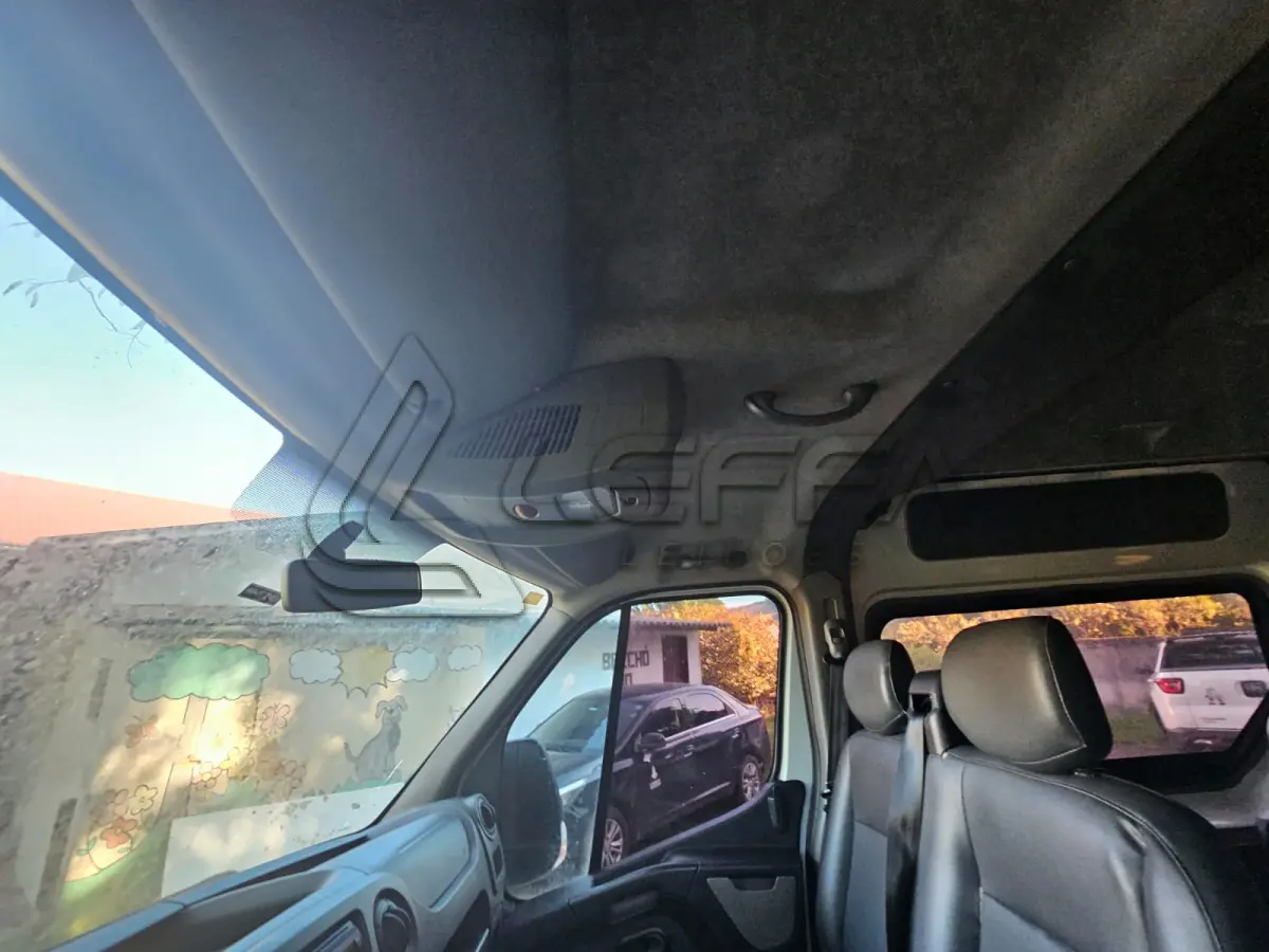 LOTE 001 - RENAULT/MASTER CLASSYVAN Ano/modelo: 2019/2020