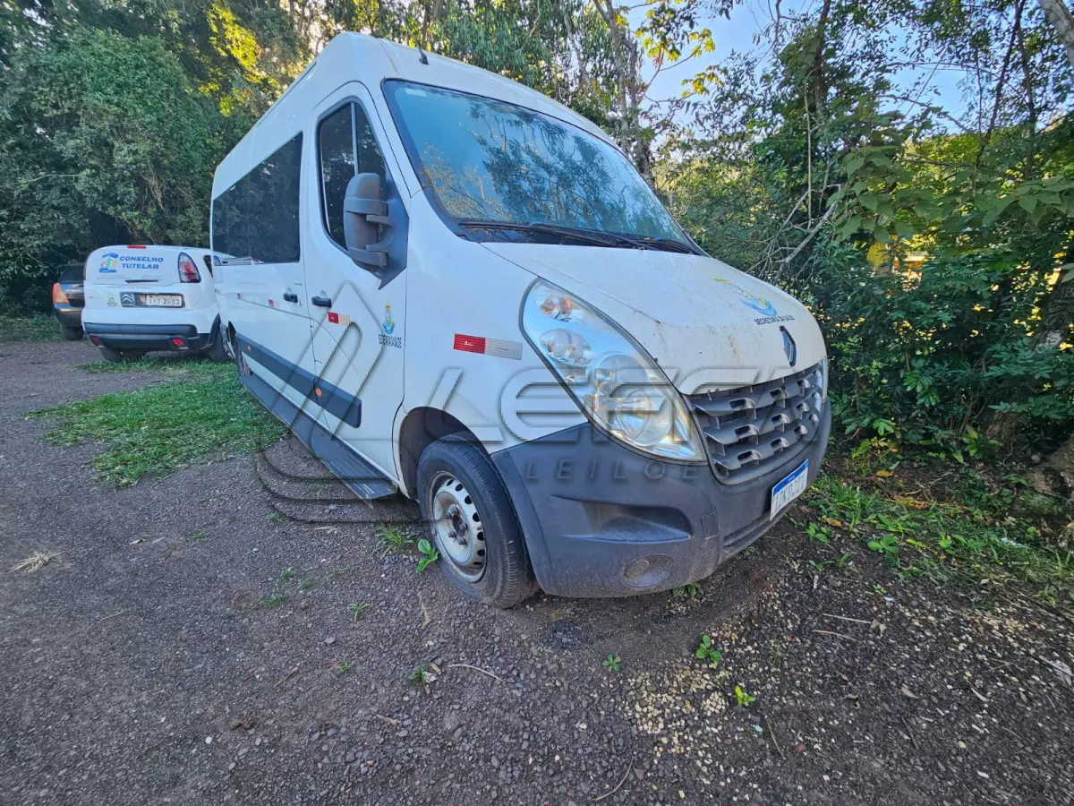 LOTE 001 - RENAULT/MASTER CLASSYVAN Ano/modelo: 2019/2020
