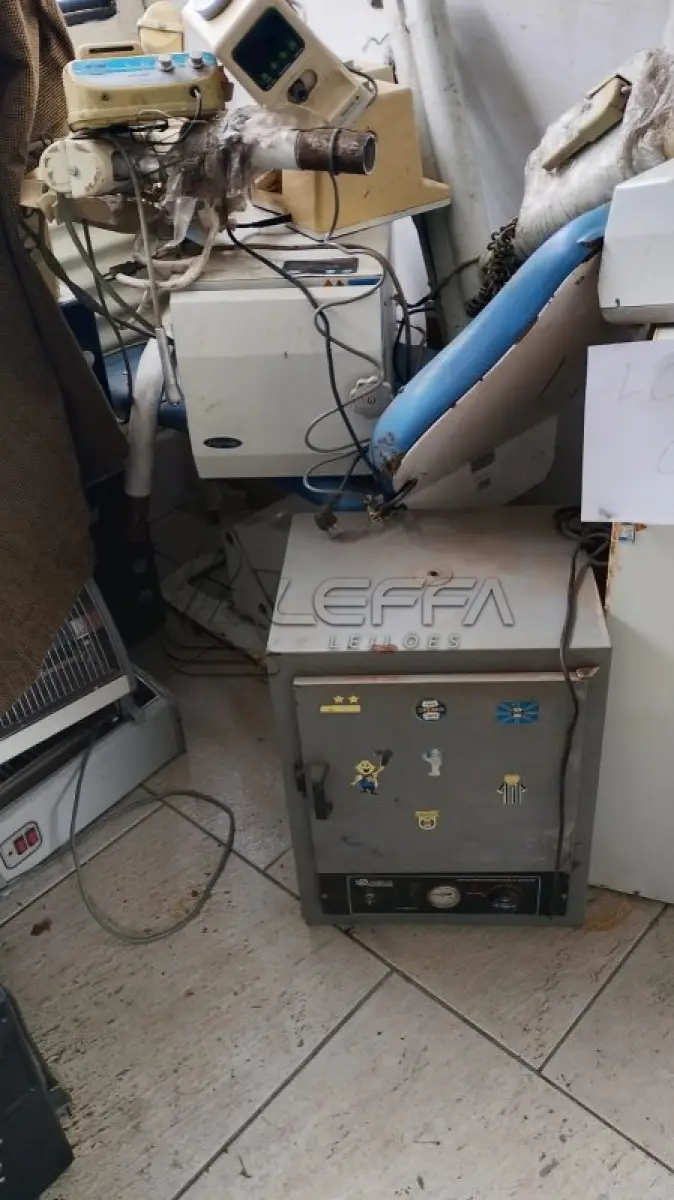 LOTE 008 - CADEIRA ODONTOLÓGICO, APARELHO DE RX, AUTOCLAVE, AMALGADORES.