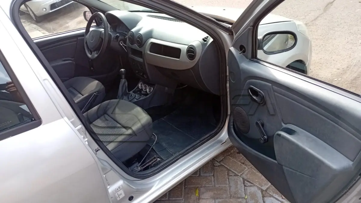 LOTE 002 - VEÍCULO RENAULT/SANDERO AUT 10 16V, PLACAS MFR-0C34, ANO 2008, MODELO 2009, COR PRATA, ÁLCOOL/GASOLINA, RENAVAM 971521859, CHASSI 93YBSRORH9J100005