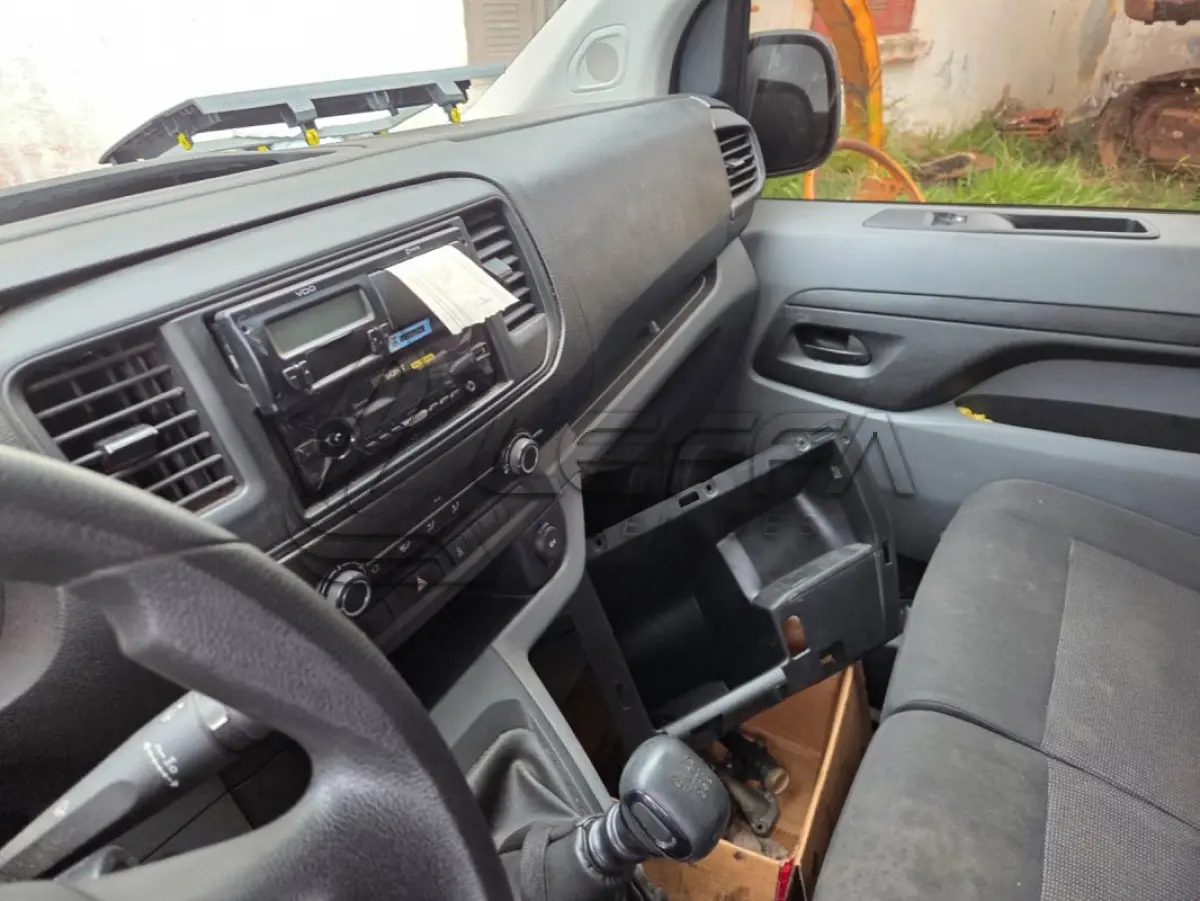 LOTE 007 - UM VEÍCULO PEUGEOT EXPERT EUROLAF ANO E MODELO
2019, PLACAS DYI-2B10
