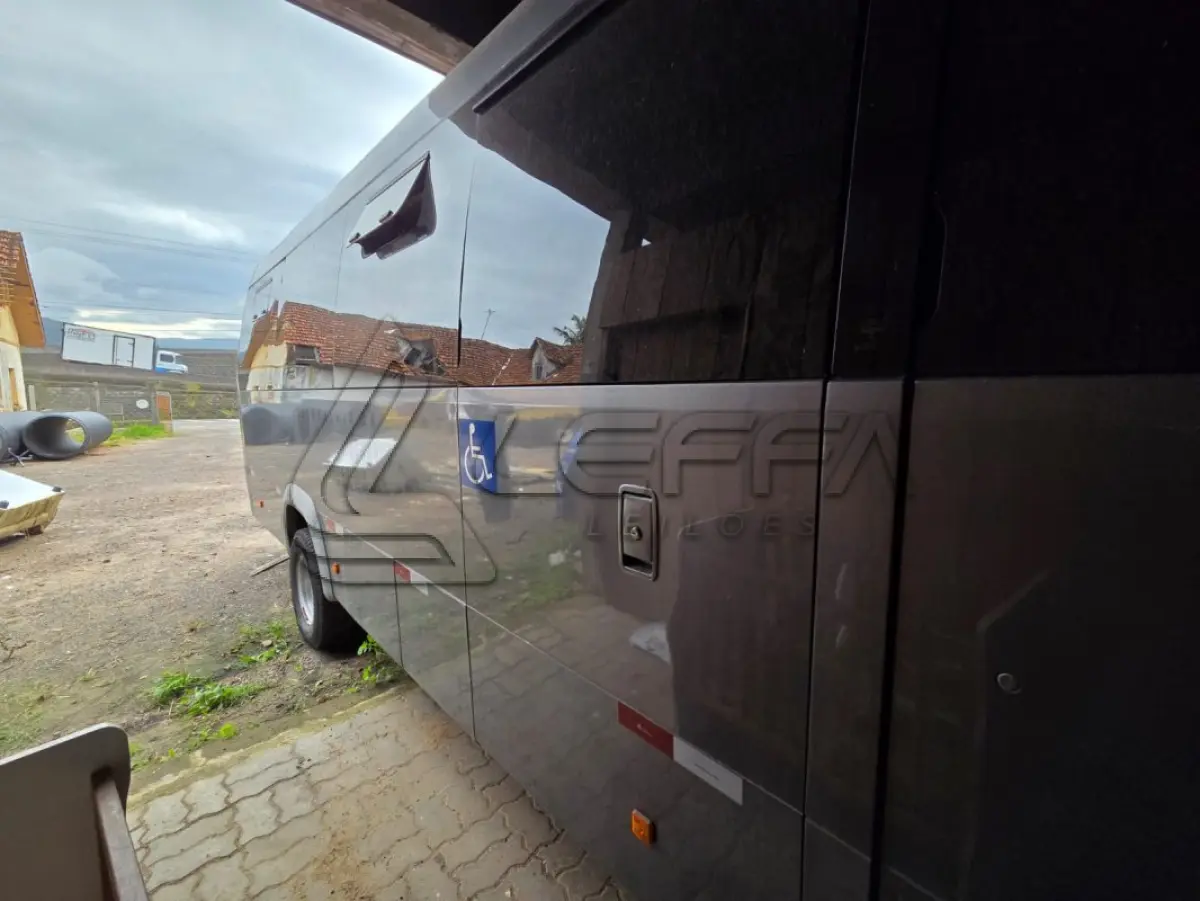 LOTE 006 - UM MICRO-ÔNIBUS, COM 19 LUGARES, MARCOPOLO VOLARE CINCO EXM ANO 2019 E MODELO 2020, PLACAS
IZU-3I44
