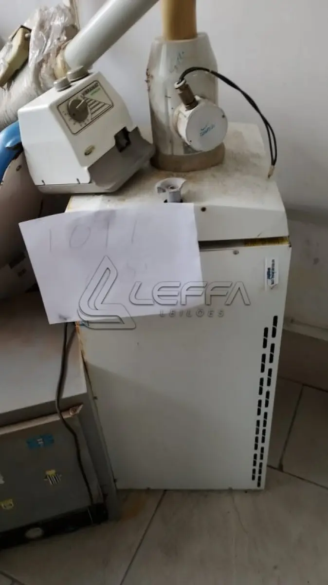 LOTE 008 - CADEIRA ODONTOLÓGICO, APARELHO DE RX, AUTOCLAVE, AMALGADORES.