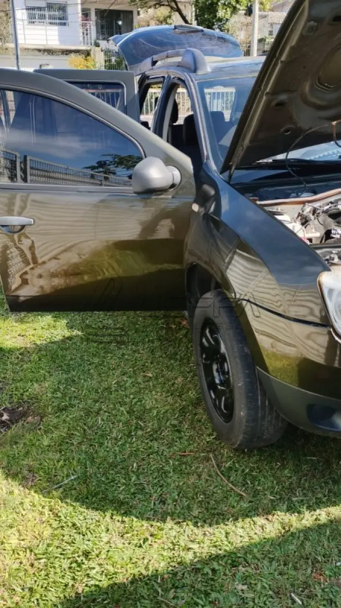 LOTE 001 - VEÍCULO RENAULT/DUSTER 1.6 E 4X2, PLACAS IUW-6G15, ANO 2013, MODELO 2014, COR VERDE, ÁLCOOL/GASOLINA, RENAVAM 586889973, CHASSI 93YHSR7P5EJ921727