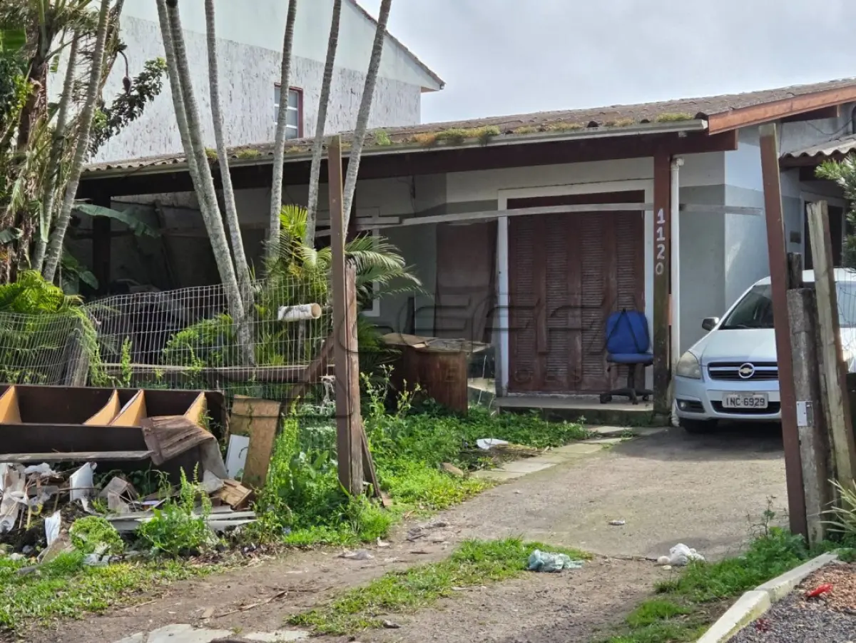 LOTE 001 - DIREITOS POSSESSÓRIOS DE UM TERRENO URBANO, COM EDIFICAÇÃO RESIDENCIAL EM ALVENARIA, situado na Rua Rio Guarita, n° 1120, MUNICÍPIO DE XANGRI-LÁ/RS.