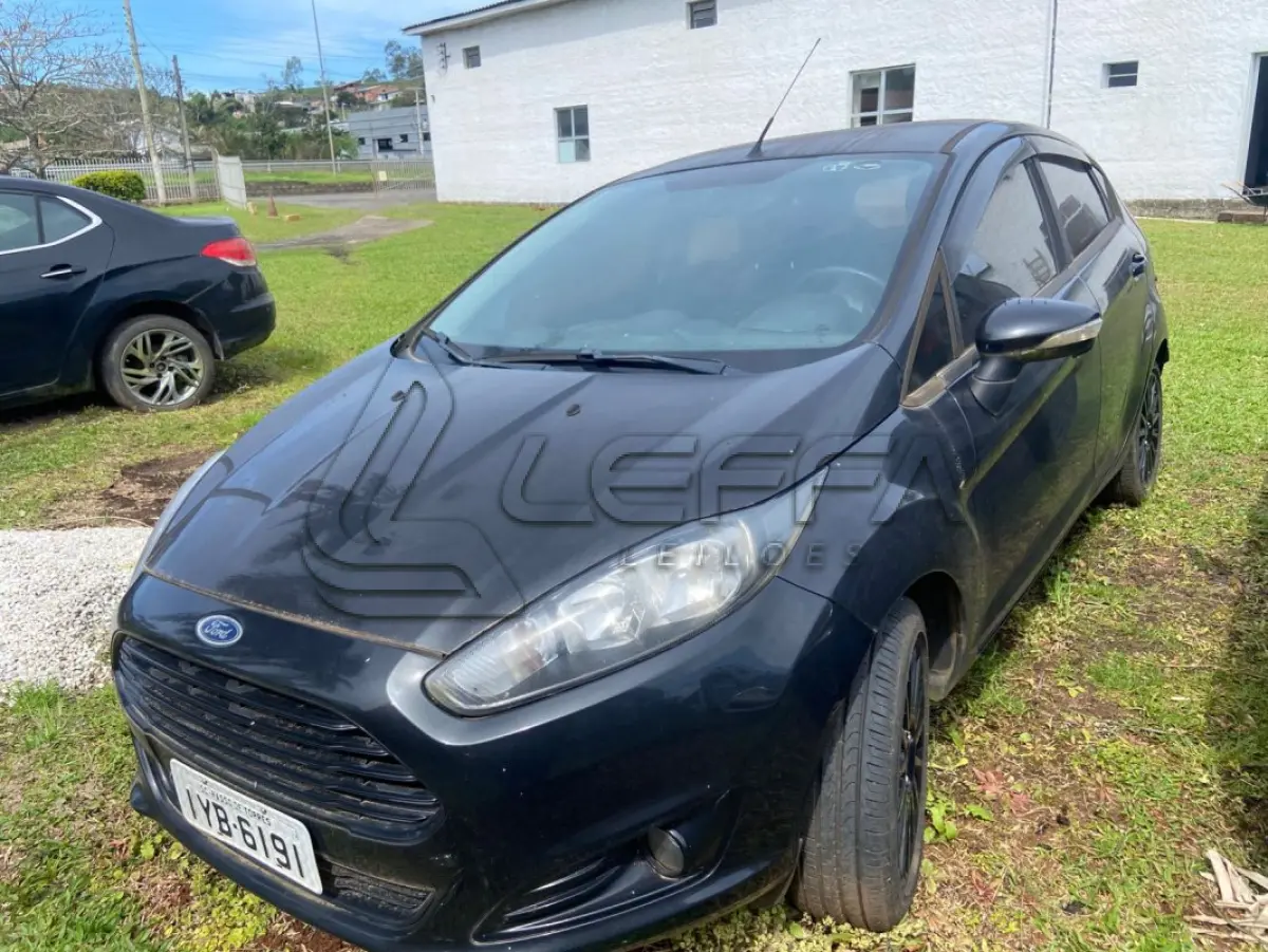 LOTE 001 - UM VEÍCULO FORD/FIESTA 16SEL, COR PRETA, PLACAS IYB6191, ANO/MODELO 2017/2017, RENAVAM 01129754119
