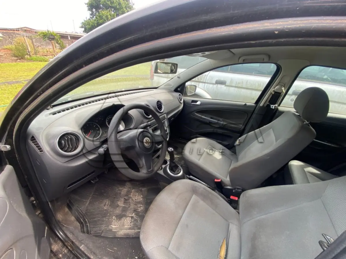 LOTE 001 - Um veículo VW/Gol, Placas IQS 2139, ano e modelo 2010, cor preta, flex, Renavam 00203766156, chassi 9BWAA05U2AT245725.