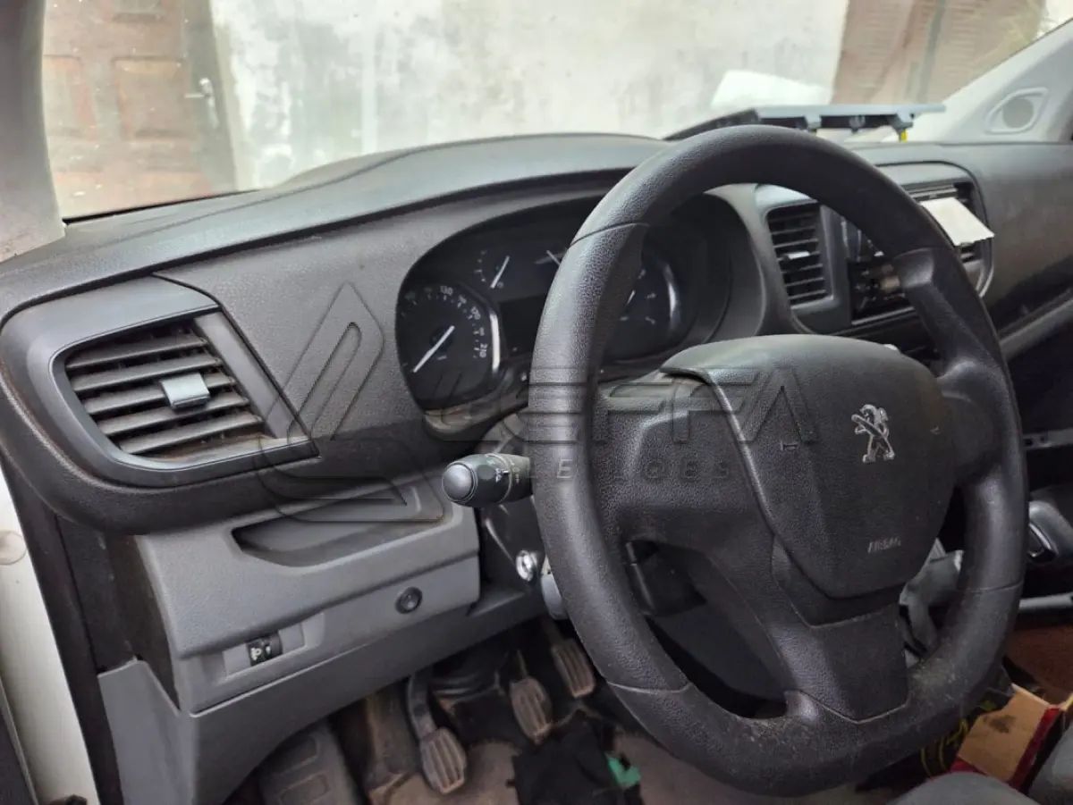 LOTE 007 - UM VEÍCULO PEUGEOT EXPERT EUROLAF ANO E MODELO
2019, PLACAS DYI-2B10
