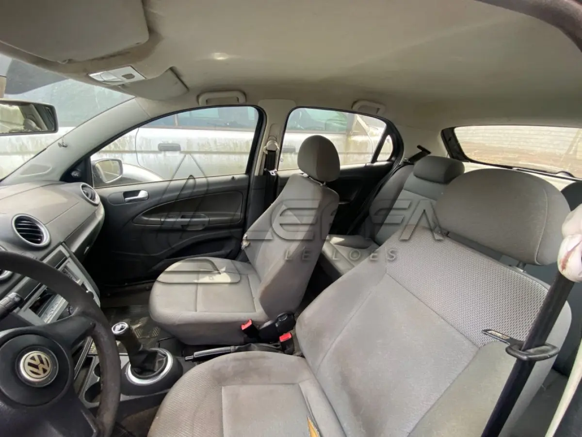 LOTE 001 - Um veículo VW/Gol, Placas IQS 2139, ano e modelo 2010, cor preta, flex, Renavam 00203766156, chassi 9BWAA05U2AT245725.