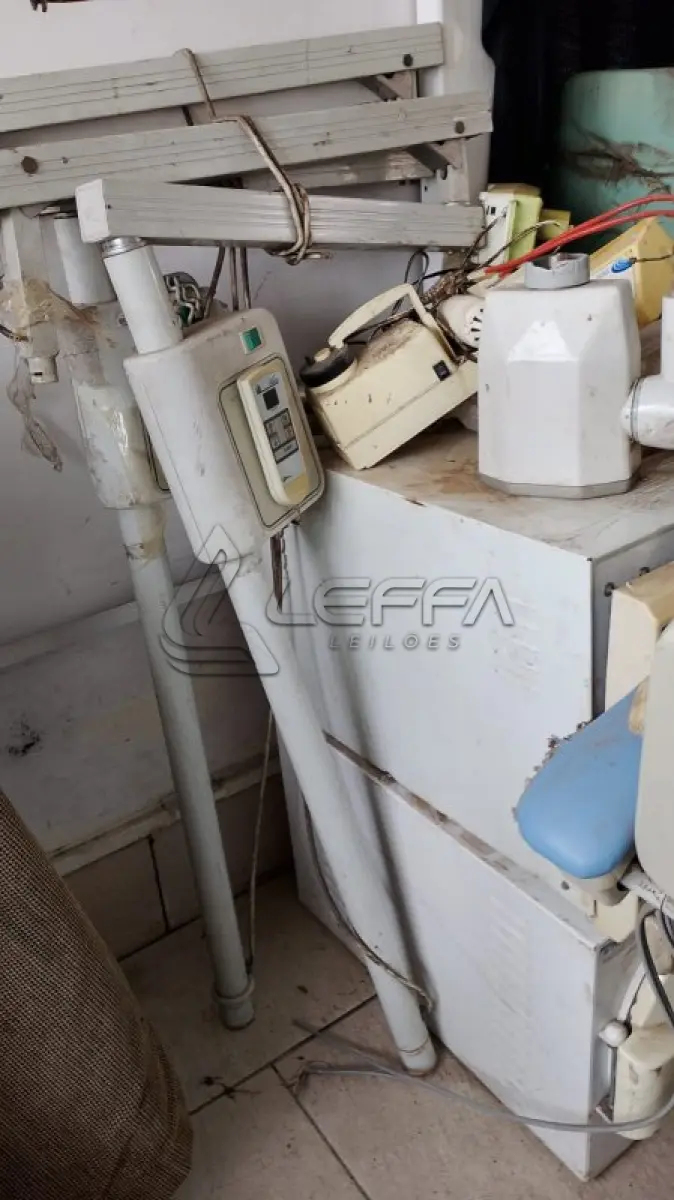 LOTE 006 - CADEIRA ODONTOLÓGICO, AUTOCLAVE, AMALGADORES, APARELHO DE RX.