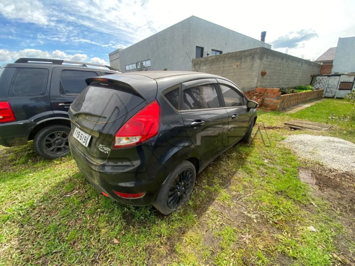 LOTE 001 - UM VEÍCULO FORD/FIESTA 16SEL, COR PRETA, PLACAS IYB6191, ANO/MODELO 2017/2017, RENAVAM 01129754119