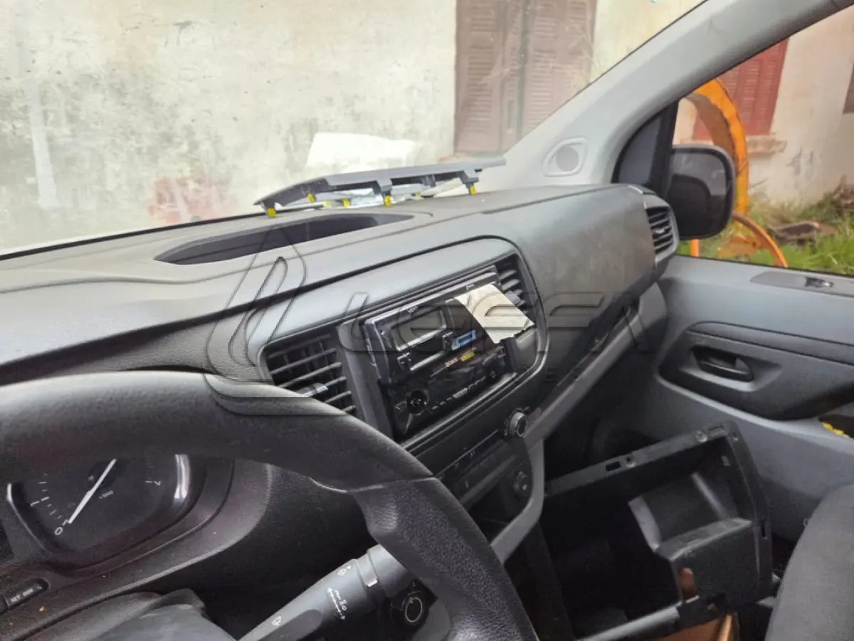LOTE 007 - UM VEÍCULO PEUGEOT EXPERT EUROLAF ANO E MODELO
2019, PLACAS DYI-2B10
