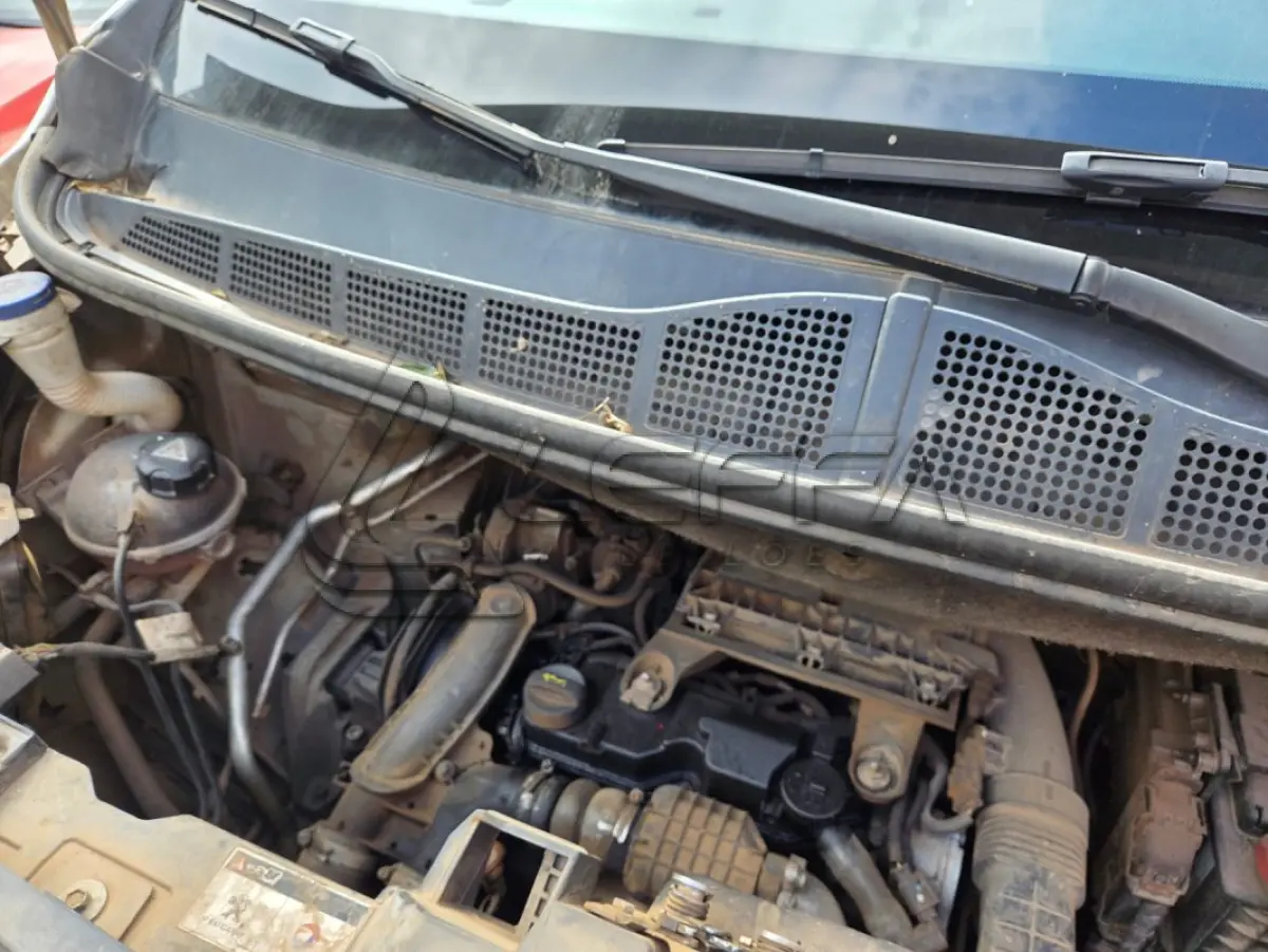 LOTE 001 - UM VEÍCULO PEUGEOT EXPERT EUROLAF ANO E MODELO 2019, PLACAS IZV-5H71