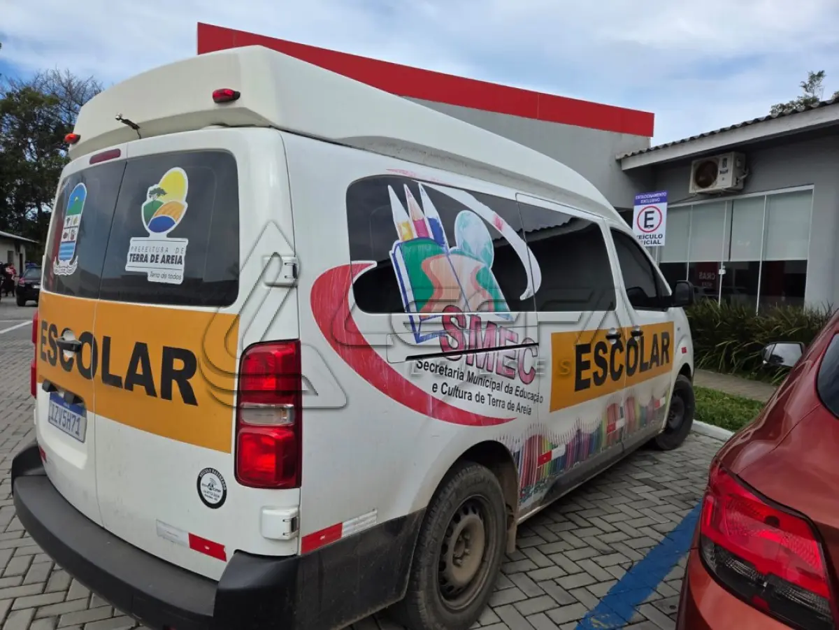 LOTE 001 - UM VEÍCULO PEUGEOT EXPERT EUROLAF ANO E MODELO 2019, PLACAS IZV-5H71
