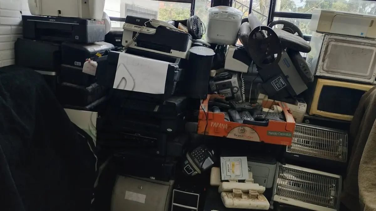 LOTE 007 - IMPRESSORAS, APARELHOS TELEFONE, CPU, MICROONDAS, ESTUFAS