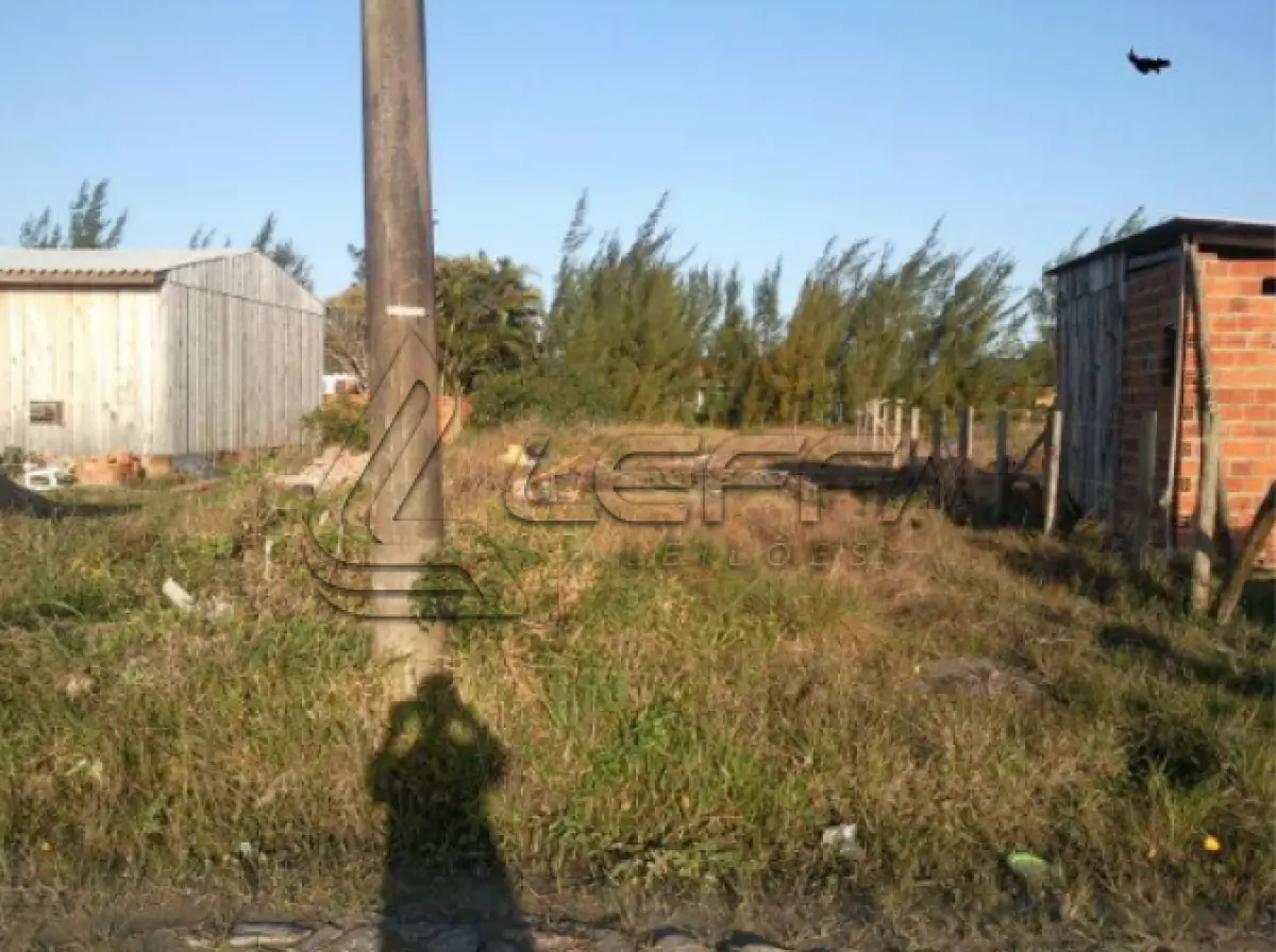 LOTE 001 - LOTE URBANO, COM BENFEITORIAS, SITUADO NA PRAIA DO ARPOADOR, NO MUNICÍPIO DE XANGRI-LÁ/RS