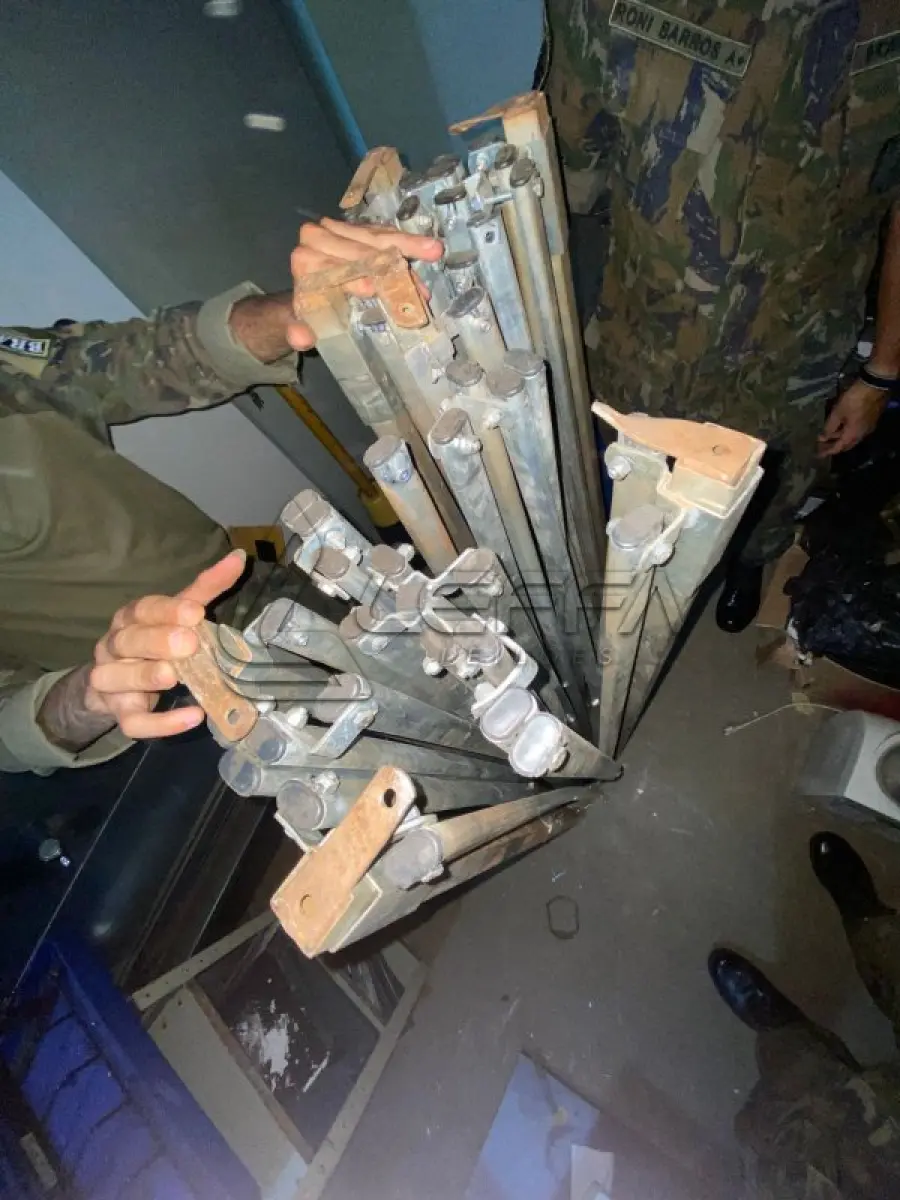 LOTE 005 - EQUIPAMENTOS MILITARES