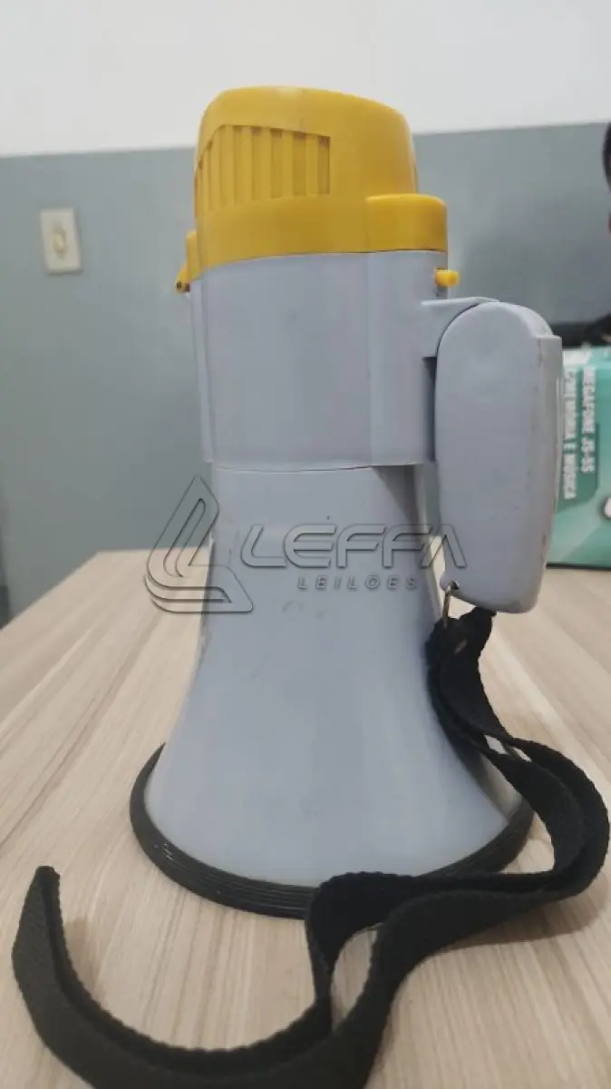 LOTE 005 - EQUIPAMENTOS MILITARES