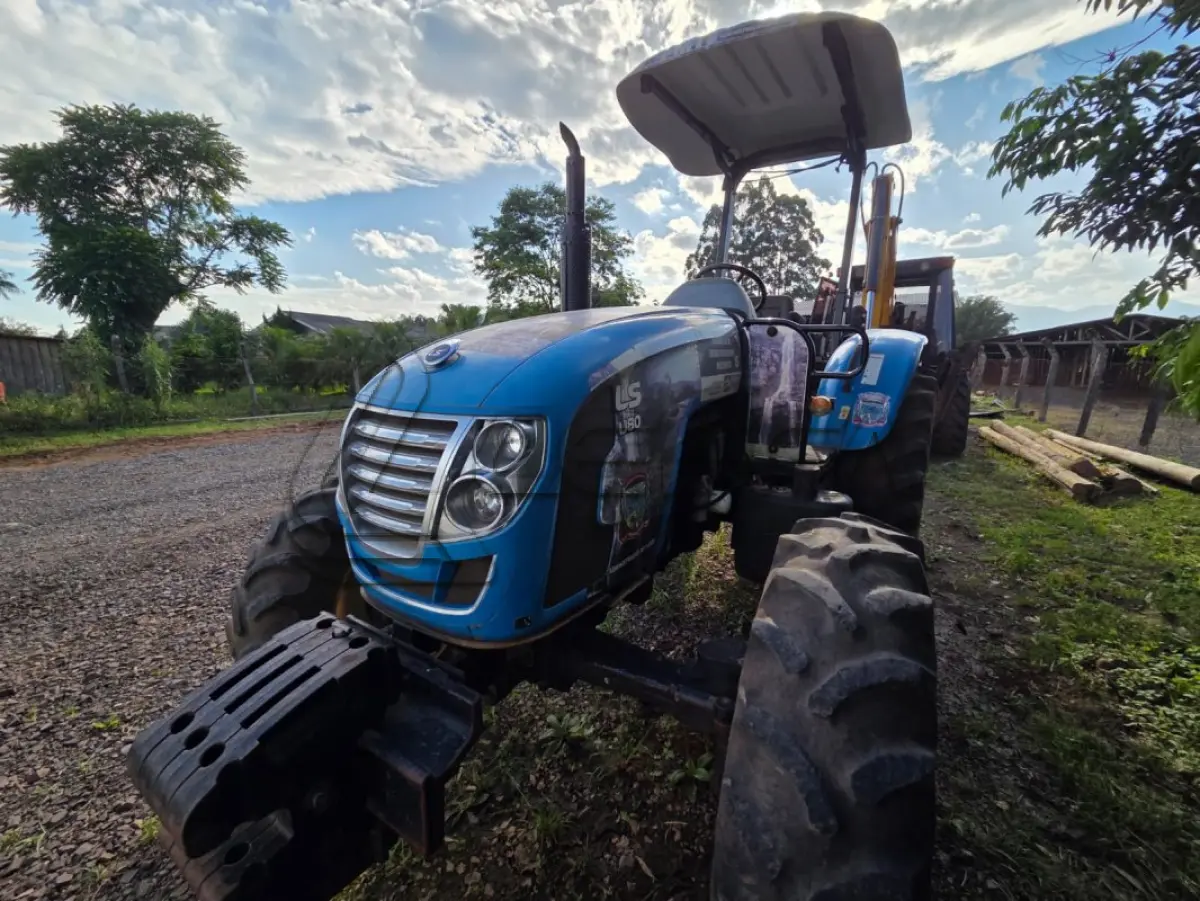 LOTE 005 - UM TRATOR LS U 80 ANO E MODELO 2020
