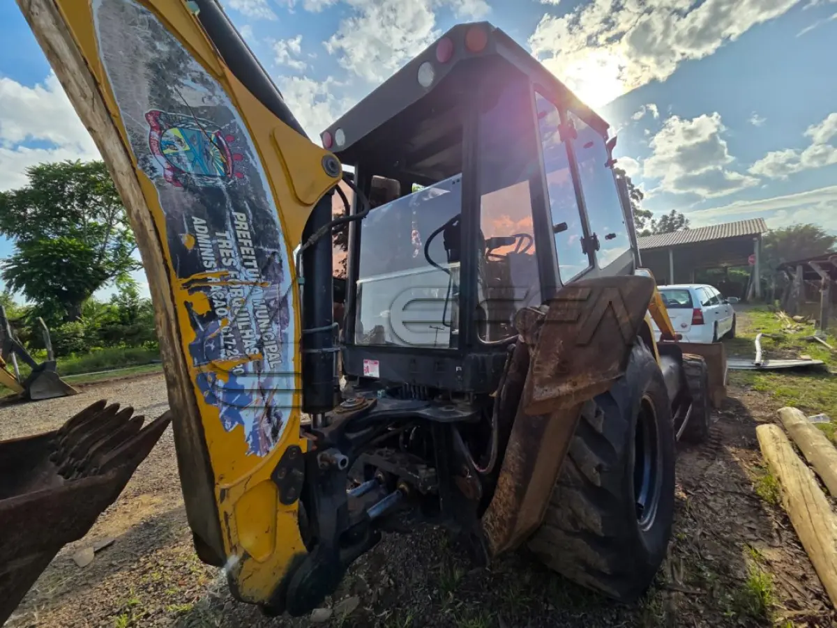 LOTE 004 - UMA RETROESCAVADEIRA ANO E MODELO 2019