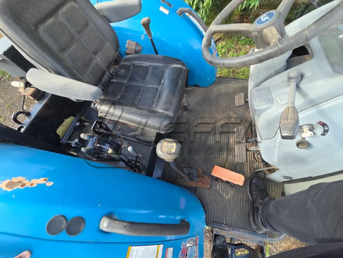 LOTE 005 - UM TRATOR LS U 80 ANO E MODELO 2020