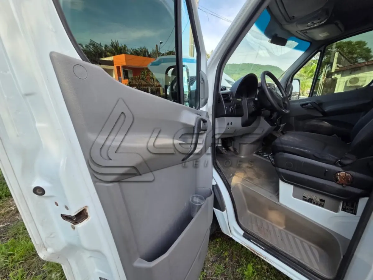 LOTE 007 - UMA AMBULÂNCIA MB SPRINT ANO 2018 E MODELO 2019, PLACAS IZF7A09