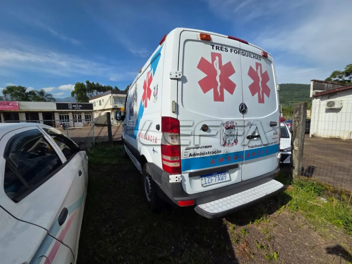 LOTE 007 - UMA AMBULÂNCIA MB SPRINT ANO 2018 E MODELO 2019, PLACAS IZF7A09
