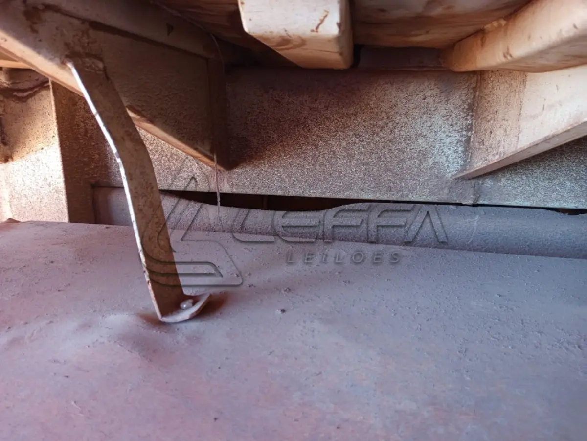 LOTE 004 - CAMINHAO CAÇAMBA BASCULANTE MERCEDES-BENZ/ATRON-2729-K-6X4-2P, ANO: 2014, DIESEL