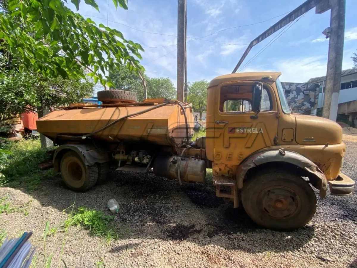 LOTE 006 - Veículo; Marca: Mercedez Benz; Modelo: 1113; Número de Chassi: 34403212393096; Ano de Fabricação: 1978; Placa: IHW-3714